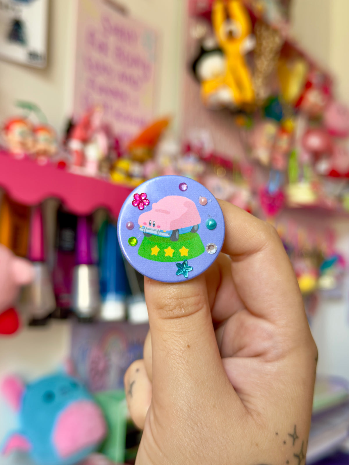Pink Blob Car - Badge/Magnet